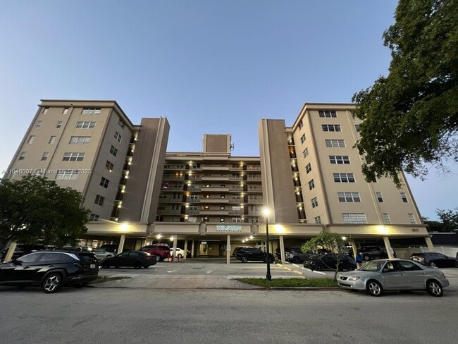 Building Photo - 1811 Jefferson St