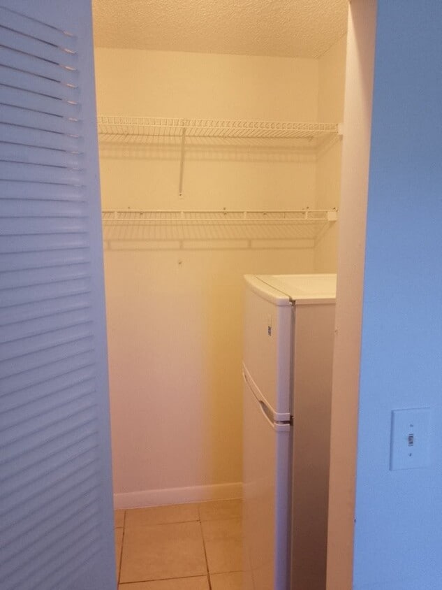Building Photo - 605 Margate Ct