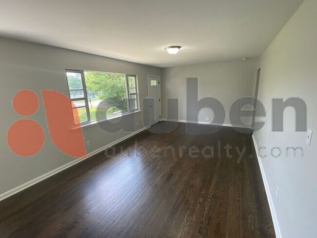 Building Photo - Newly updated 3 bed home in Hixson
