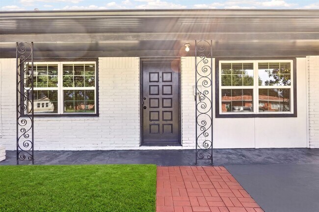 Foto del edificio - 1202 Dogwood Dr