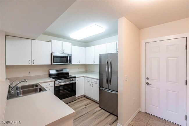 Building Photo - 8298 Key Royal Ln