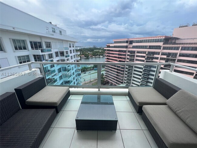 Building Photo - 5161 Collins Ave