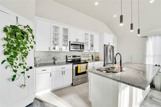 Building Photo - 4621 Collins Ave