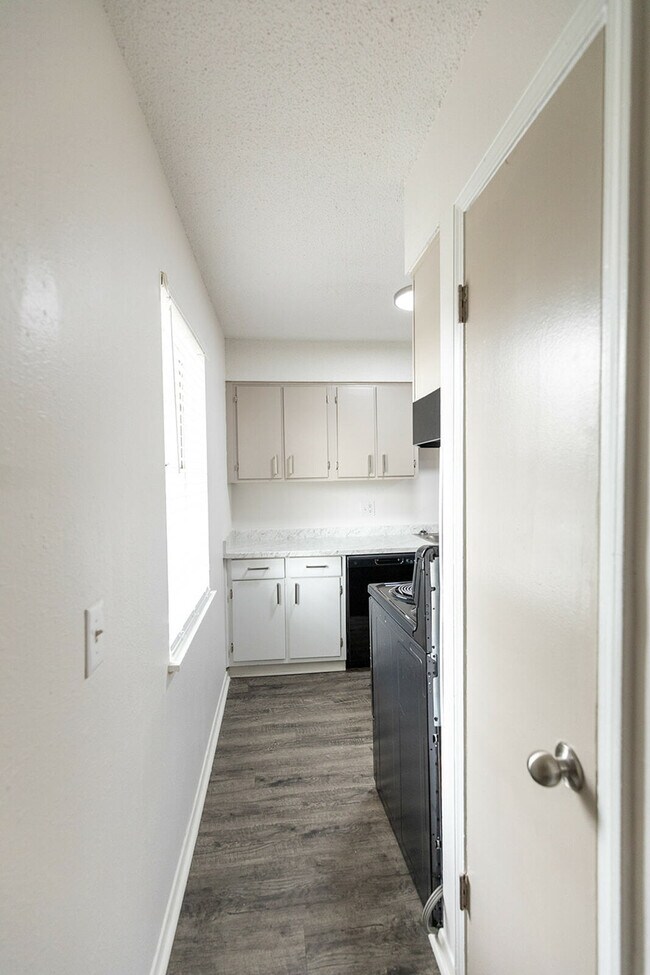 Foto del edificio - 357 Hillandale Rd