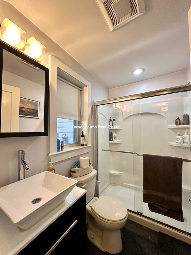 Foto del edificio - 609 E 2nd St