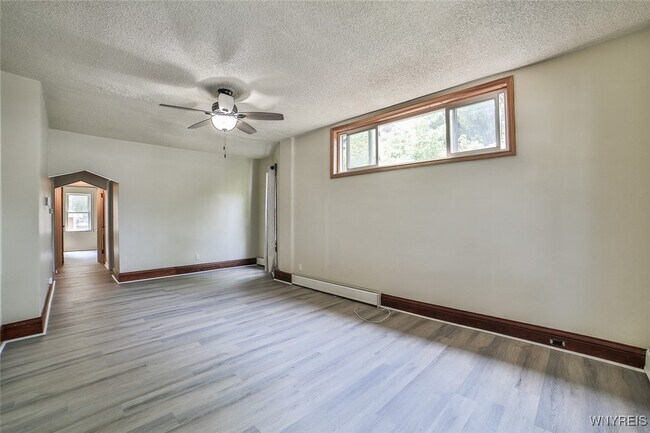 Foto del edificio - 1811 Weston Ave
