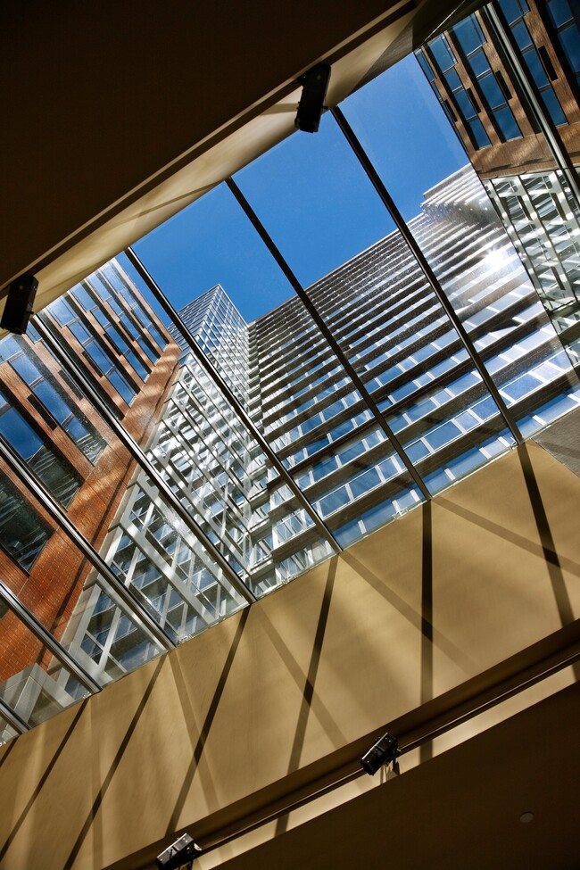 Foto del edificio - 450 W 17th St