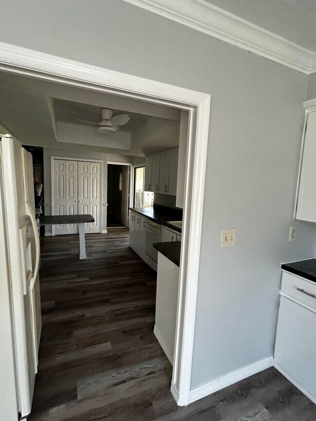 Building Photo - 8281 Sevigny Dr
