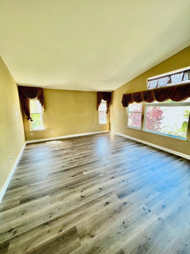 Building Photo - 20890 Sherman Dr