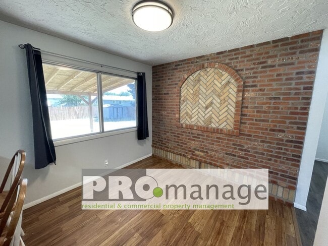 Building Photo - 220 Ladino Dr