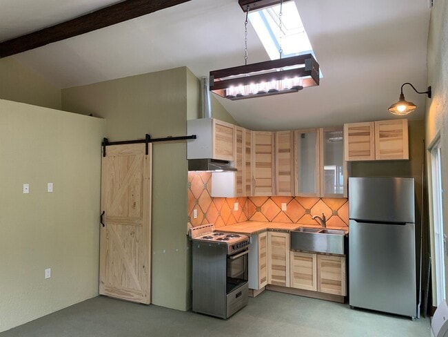 Building Photo - 8049 Campion Dr