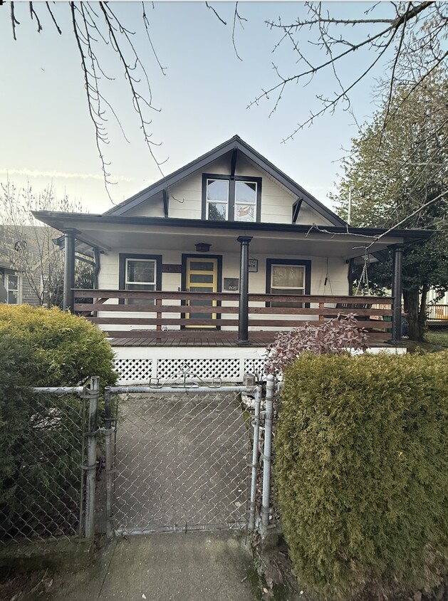 Primary Photo - 4313 N Kerby Ave