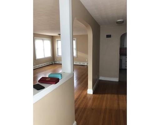 Foto del edificio - 18 Bickford Ave