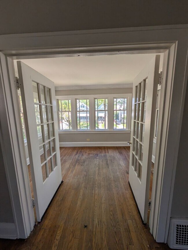 Building Photo - 3448 W 131st St
