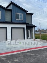 Building Photo - 383 Easy St