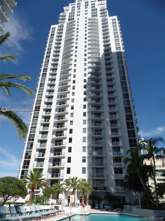 Foto principal - 1050 Brickell Ave