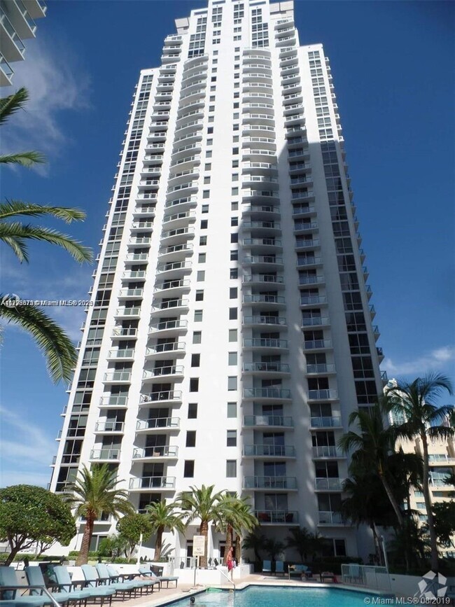 Building Photo - 1050 Brickell Ave