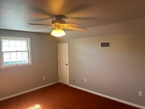 Building Photo - 818 Rubel Ave