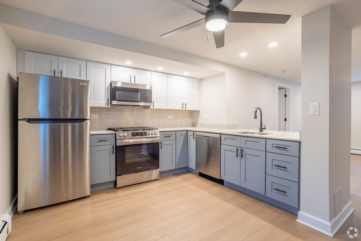 1BR, 1BA - 500SF - Kitchen - 143 Ann St