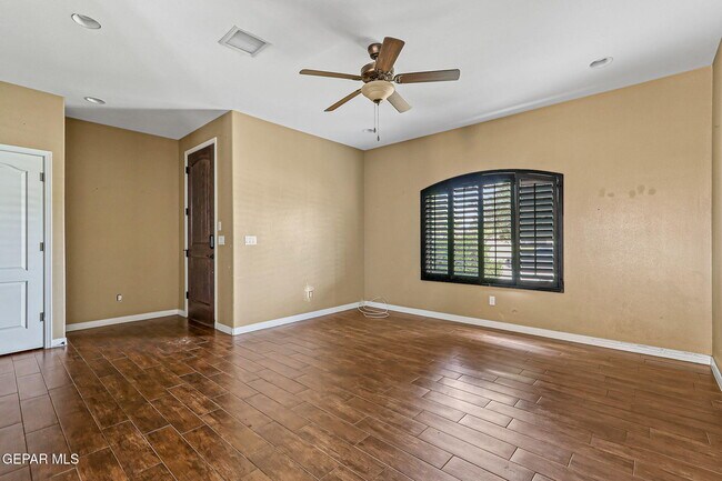 Building Photo - 3005 Cedar Creek