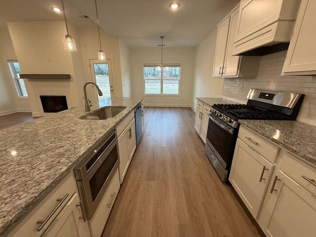 Foto del edificio - 7464 Newbury Dr