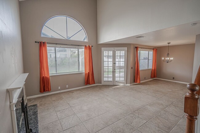 Building Photo - Spacious 3-Bedroom Home with Large Backyard on a Cul-de-Sac in Saugus!