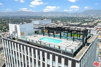 Building Photo - 3810 Wilshire Blvd