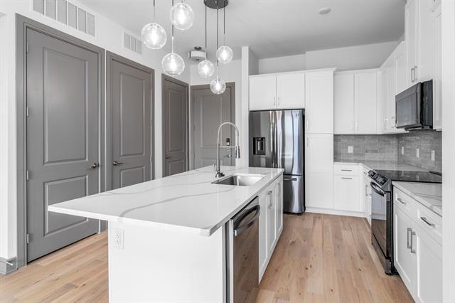 Building Photo - 2700 Old Denton Rd