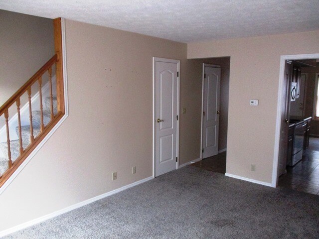 Foto del edificio - 1700 Rockingham Dr