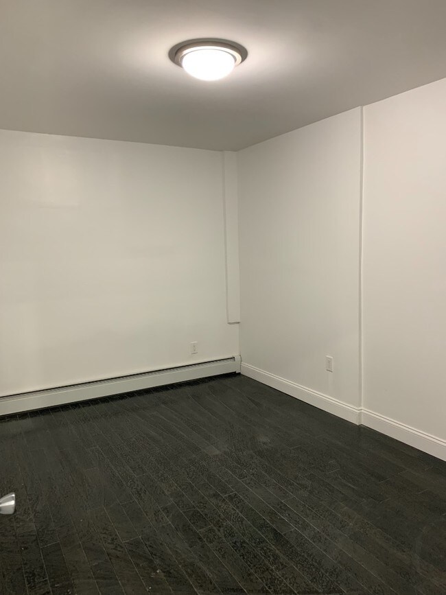 Building Photo - 71 Irving Pl