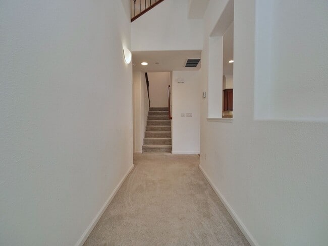 Building Photo - Gorgeous 4 Bed, 3.5 Bath in Brentwood