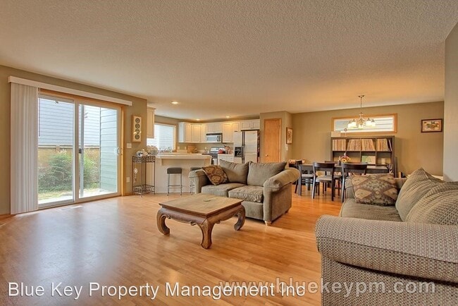 Building Photo - 4 br, 2.5 bath House - 4018 NE 91st Street