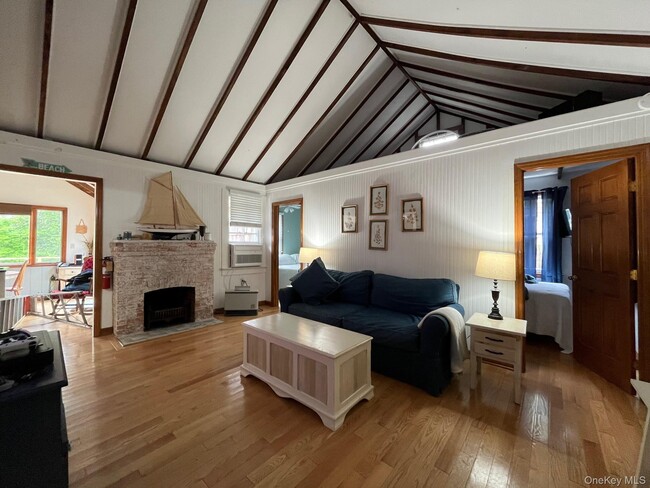 Building Photo - 896 Evergreen Walk