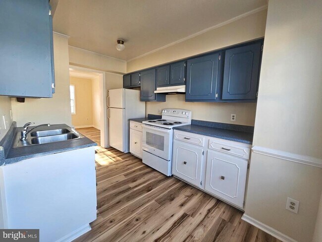 Foto del edificio - 1819 Picadilly Circus