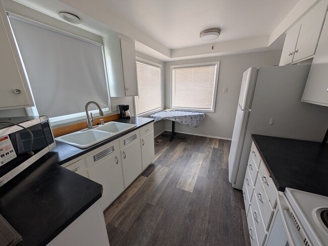 Building Photo - 2 Bedroom 1 Bath Orchards House