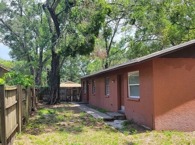 Building Photo - 1607 E River Cove St