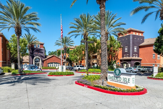 Building Photo - Emerald Isle - 55+