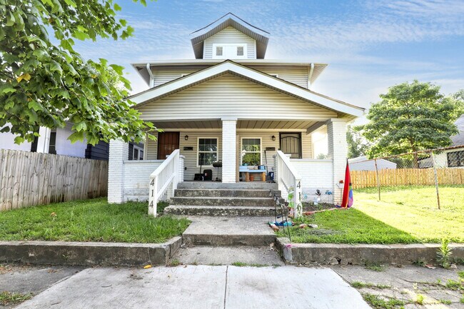 Foto del edificio - 414 N Temple Ave