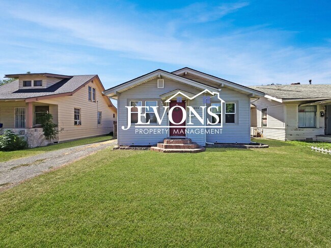 Building Photo - 2-bedroom home near Yakima Valley College ...