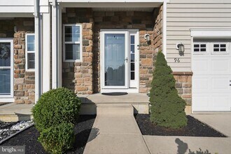 Building Photo - 96 Eagleview Terrace