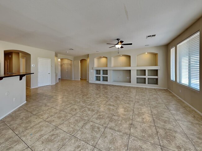 Building Photo - 2614 W Apollo Rd