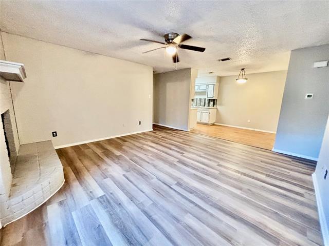 Foto del edificio - 717 Bluebonnet Dr