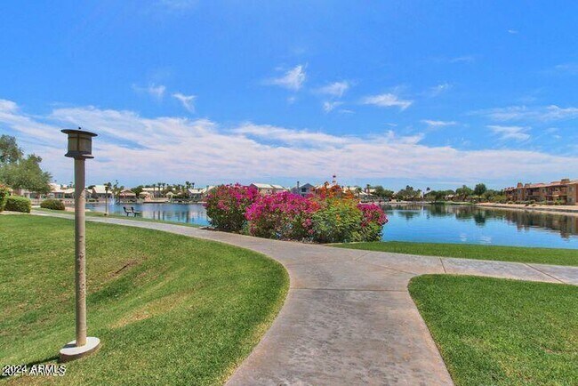 Foto del edificio - 16013 S Desert Foothills Pkwy