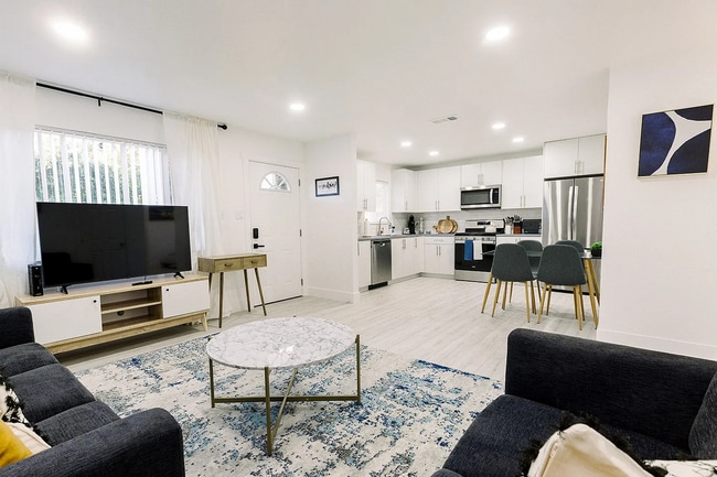 Building Photo - Home for Rent in West Sacramento