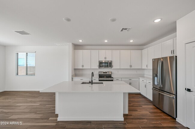 Building Photo - 7443 W Nicolet Ave