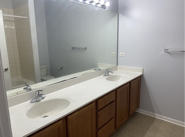 Foto del edificio - 2116 W Madison St