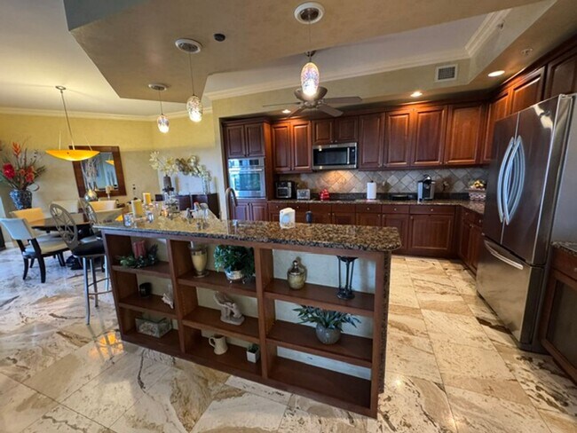 Building Photo - 14380 Riva Del Lago Dr