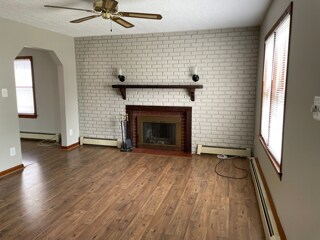 Livingroom 2 - 37 Maple Ave