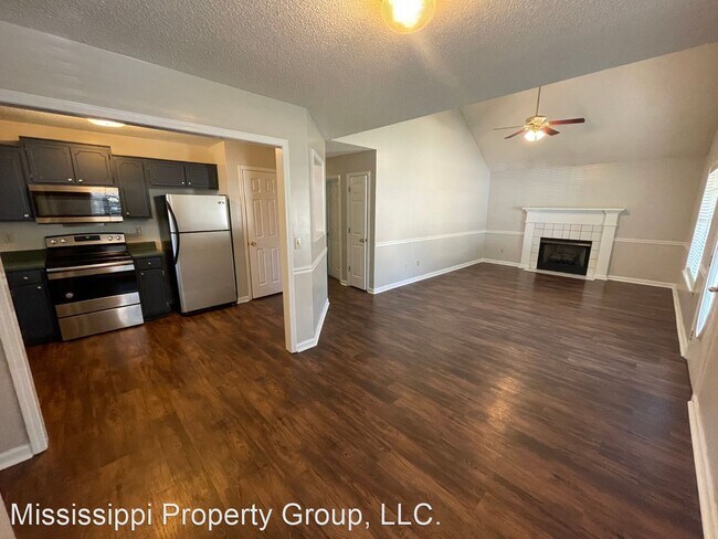 Foto del edificio - 3 br, 3 bath House - 1004 Creekside Place