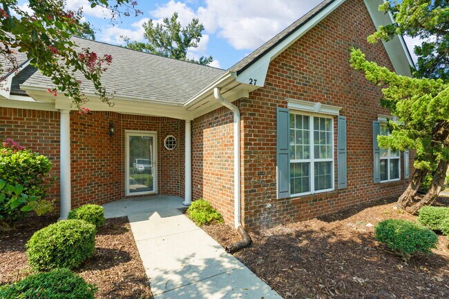 Building Photo - 1600 STURDIVANT Dr